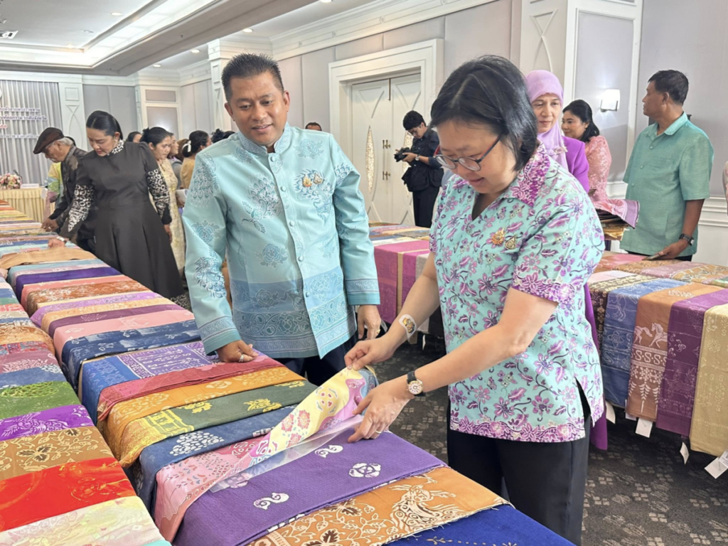 ผ้าลายพระราชทาน นครศรีธรรมราช