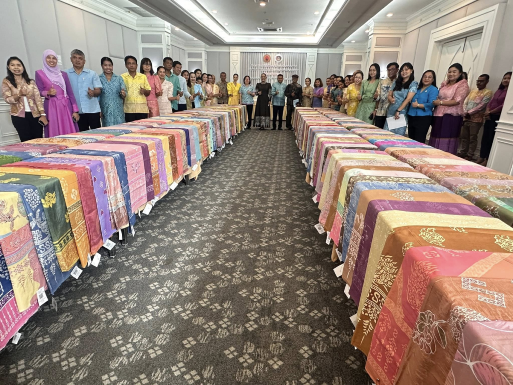 ผ้าลายพระราชทาน นครศรีธรรมราช